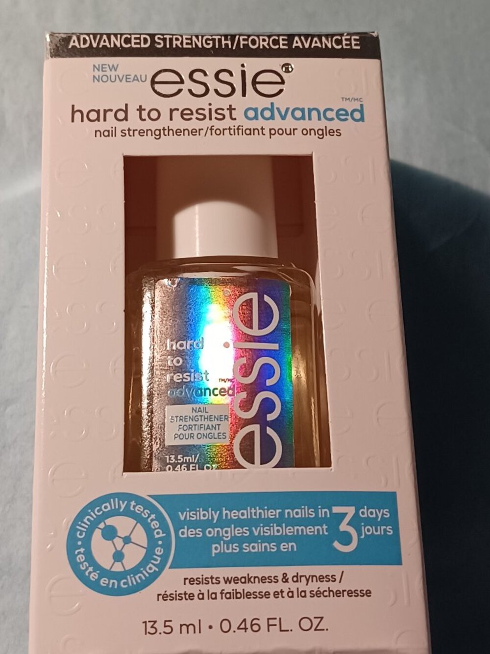 ESSIE - Hard to Resist ADVANCED - Visibly Healthier Nails in 3 Days
